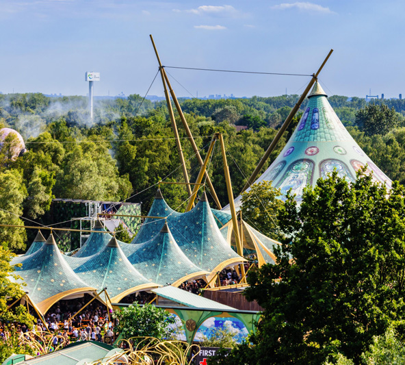 Tomorrowland_5050_Desktop_02_resize_c6829de1a302490990fc4c562e1bc3f0.jpg